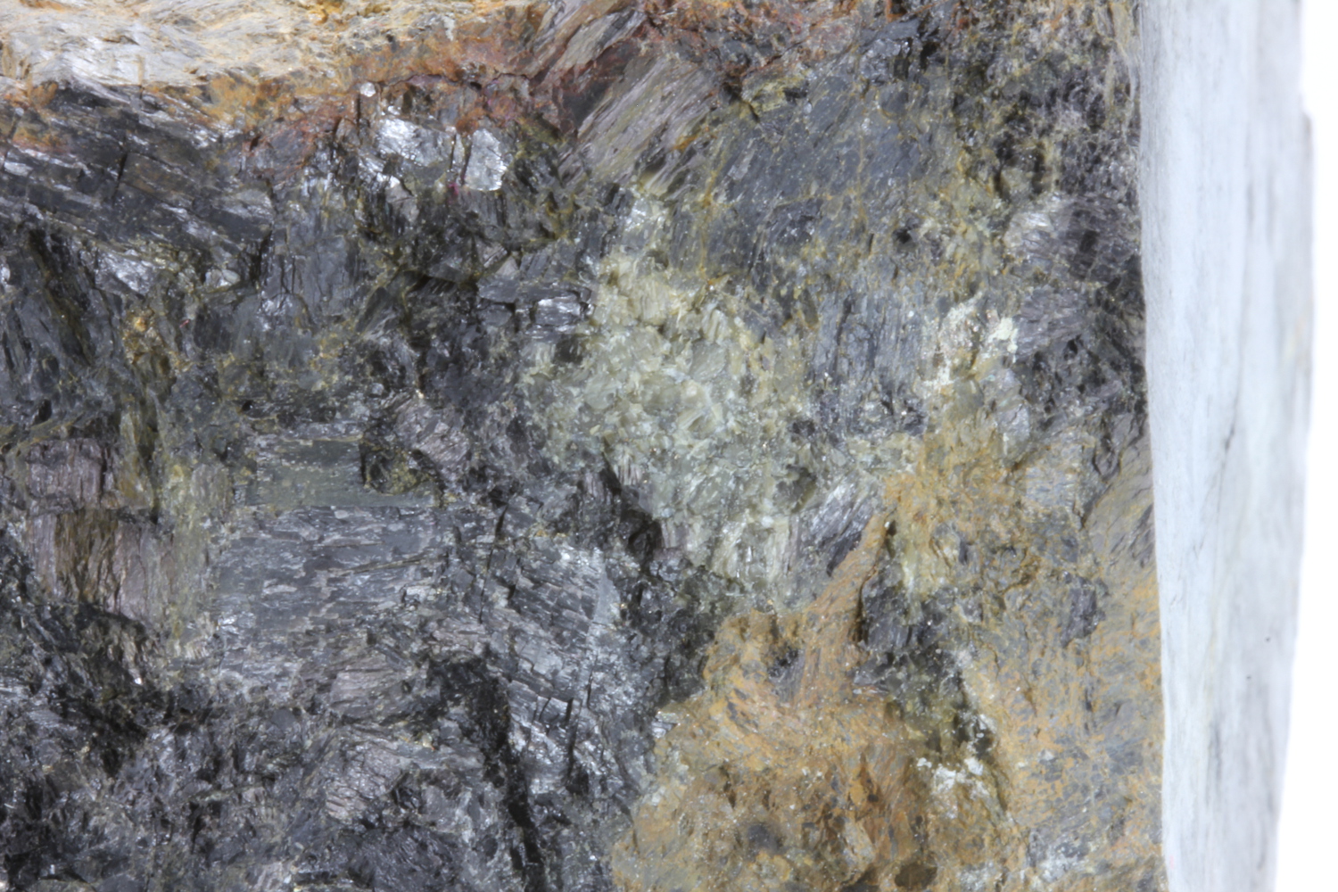Hypersthénite Pyroxénite d’Arvieu Massif central  Arvieu Bois de Verdus