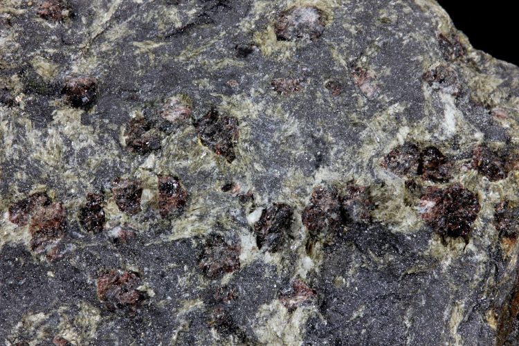 Collobriérite Collobriérite à magnétite, almandin et grunérite Provence Massif des Maures  