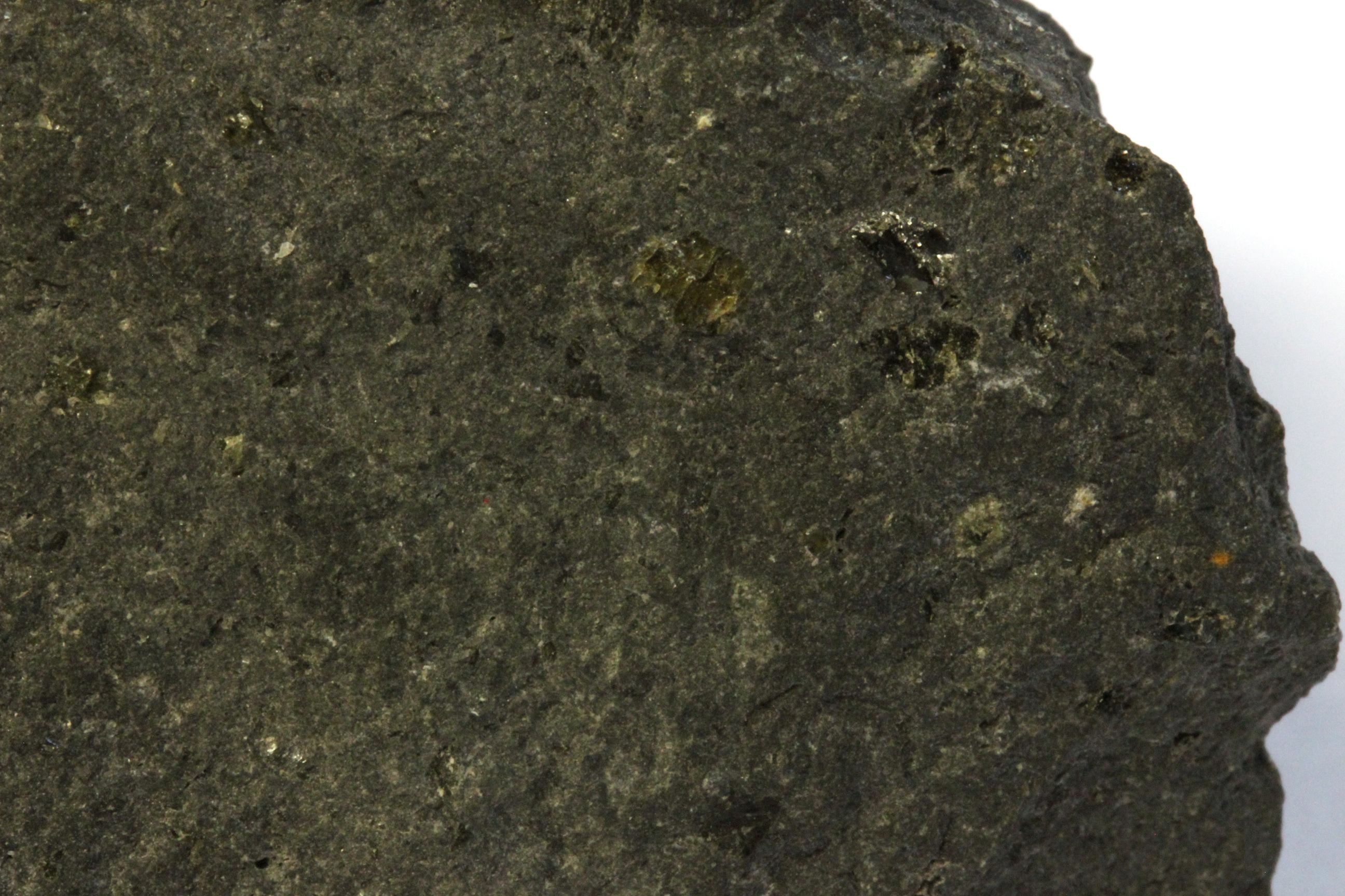 Basalte Basalte porphyrique à augite et olivine    