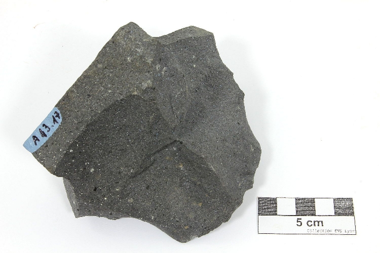 Téphrite à haüyne Téphrite à haüyne Massif central  Orcival 