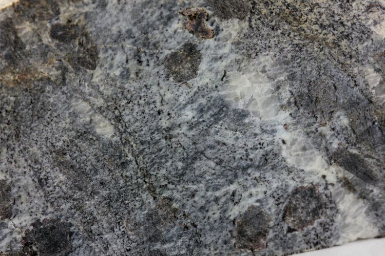 Granulite Granulite de la nappe de la Dent Blanche Alpes  Valpelline Entre Dzovennoz et Bionaz