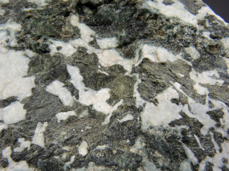 Méta-gabbro Gabbro du Chamrousse Alpes Ophiolite de Chamrousse Chamrousse 