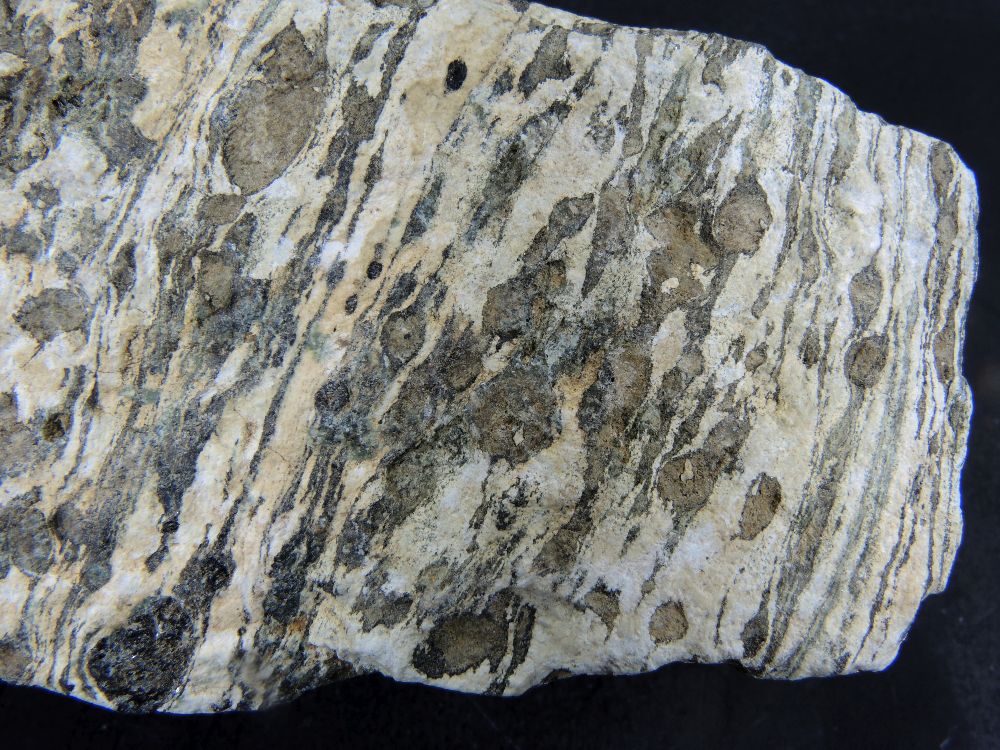 Méta-gabbro déformé Flaser gabbro de Chamrousse Alpes Ophiolite de Chamrousse  