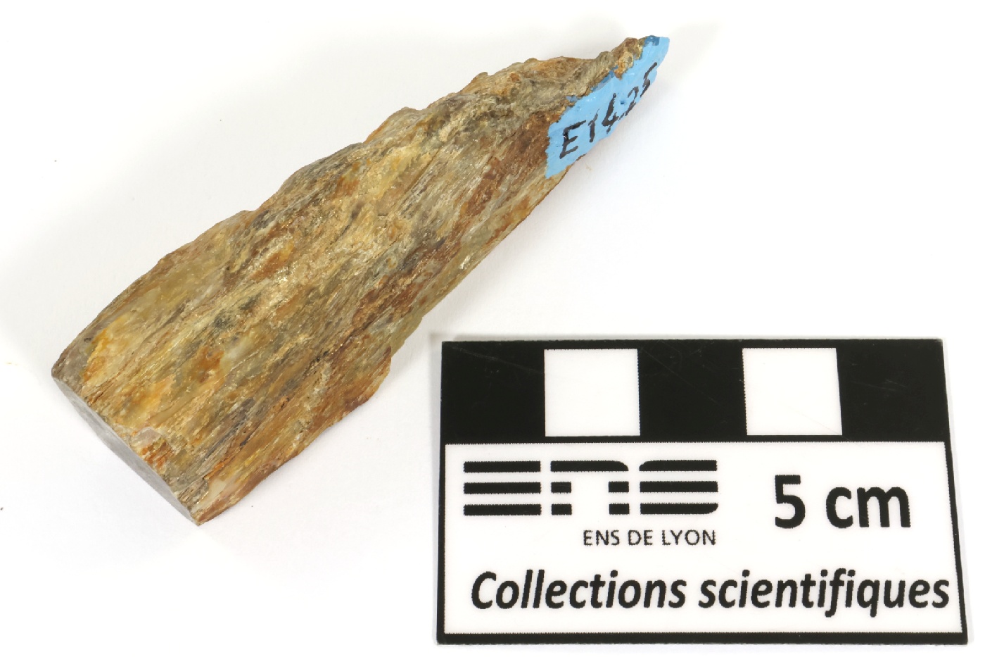 Sillimanite Sillimanite    