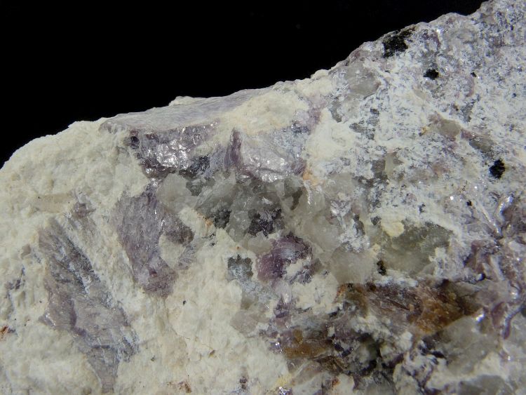 Lépidolite Pegmatite à lépidolite Massif central Monts d’Ambazac Ambazac La Chaise