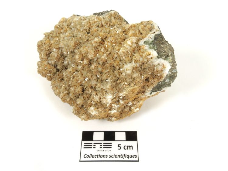 Zéolite Cristaux de zéolite sur un basalte altéré Îles Féroé Eysturoy  