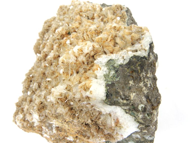 Zéolite Cristaux de zéolite sur un basalte altéré Îles Féroé Eysturoy  