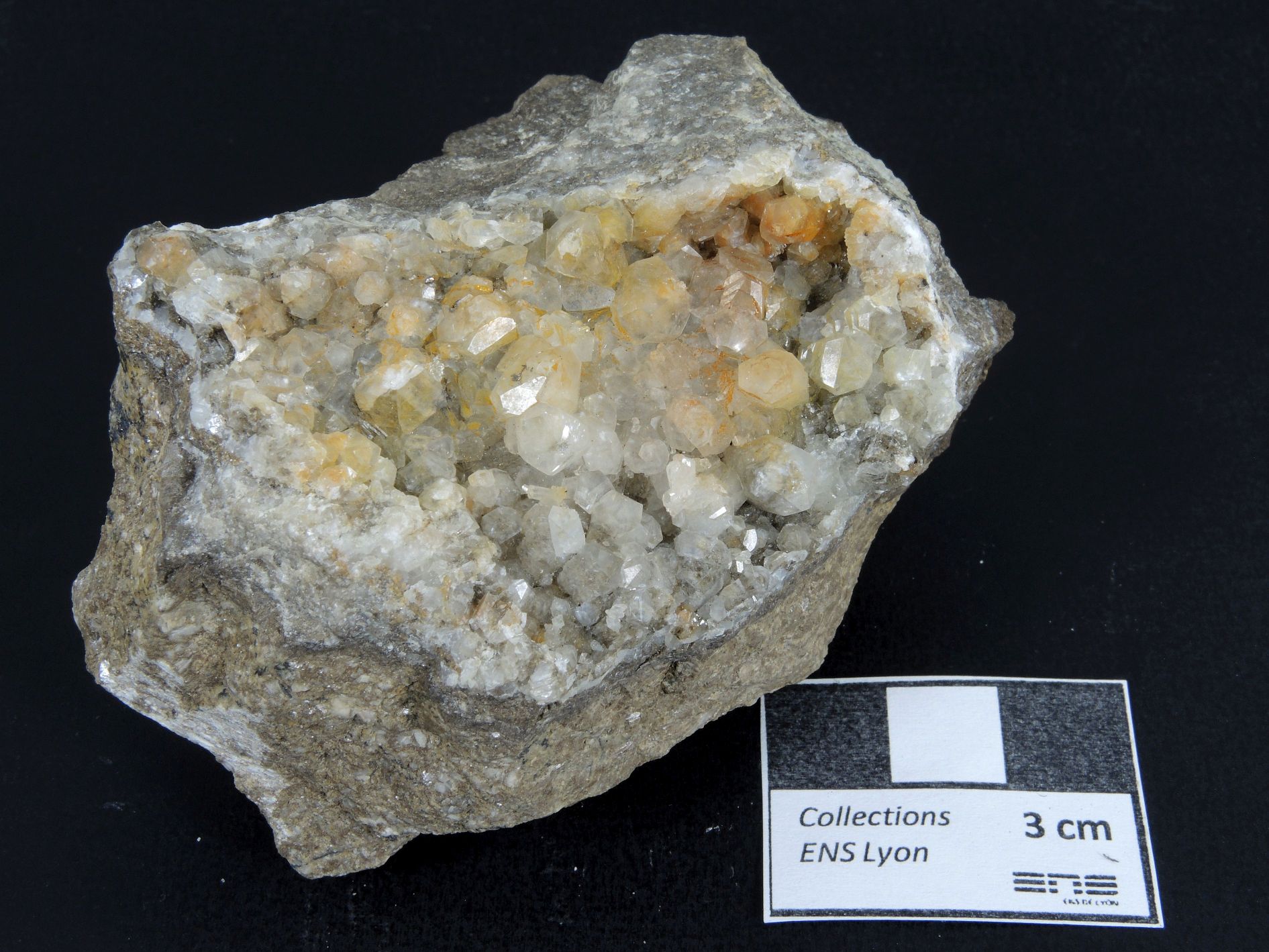 Calcite Calcite Massif central  Saint Prix Argentolle