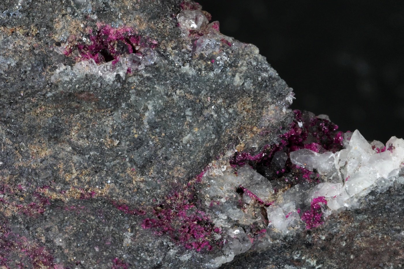 Sphérocobaltite et quartz Sphérocobaltite et quartz Anti-Atlas Ouarzazate Province Bou Azzer Agoudal East