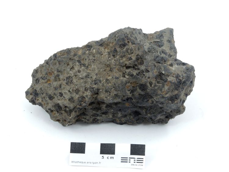 Ankaramite Basalte à pyroxène et olivine Massif central Velay Fay sur Lignon Le Petit Champagnac