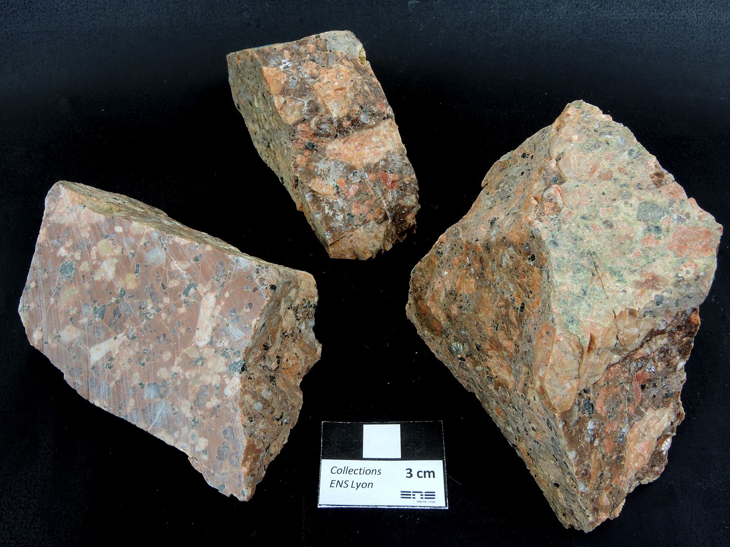Rhyolite porphyrique Rhyolite viséenne de la Loire Massif central Saint Victor sur Rhins