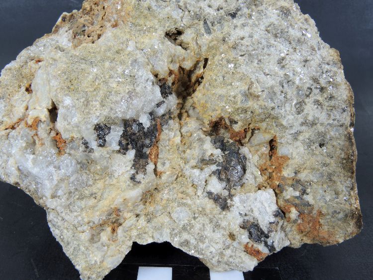 Cassitérite Concentration de cassitérite dans un leucogranite de Saint-Sylvestre Massif central  Vaulry La Garde