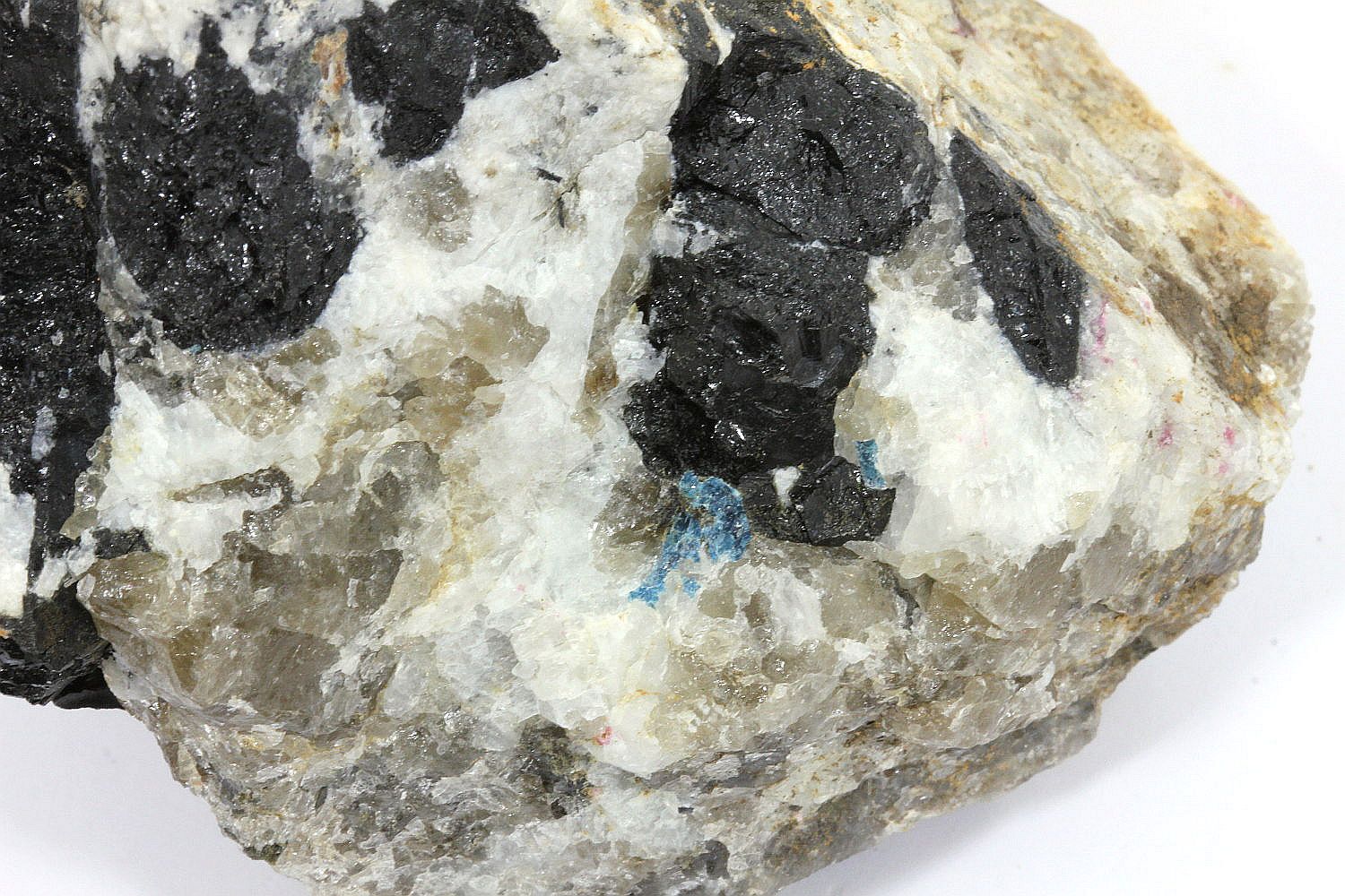 Pegmatite à tourmaline et apatite bleue Pegmatite à tourmaline et apatite bleue    