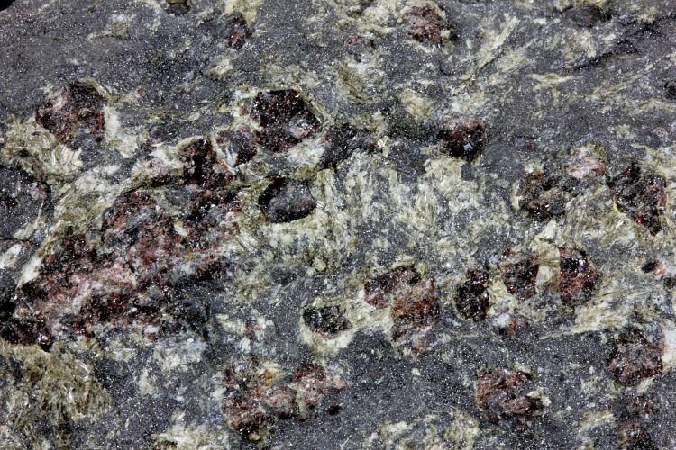 Collobriérite Collobriérite à magnétite, almandin et grunérite Provence Massif des Maures  
