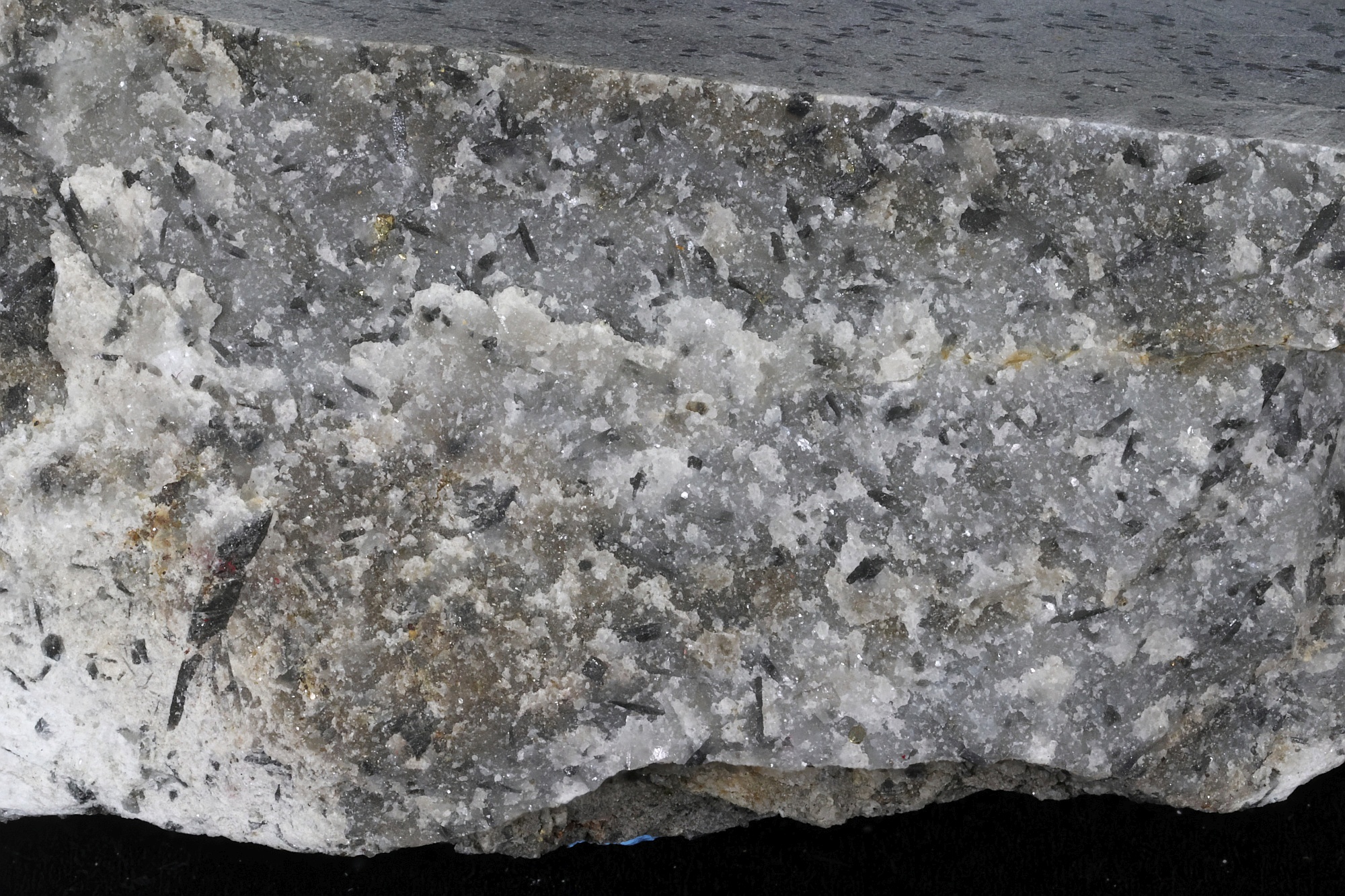Marbre à orthose noire et scapolite Marbre à orthose noire et scapolite    
