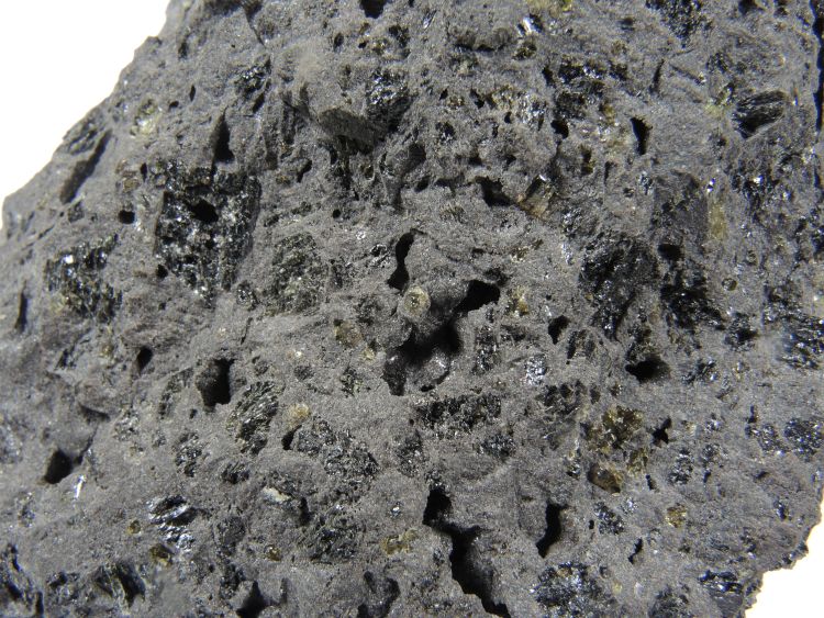 Basalte porphyrique à augite et olivine Basalte porphyrique à augite et olivine Montagnes des Virunga Nyamuragira  