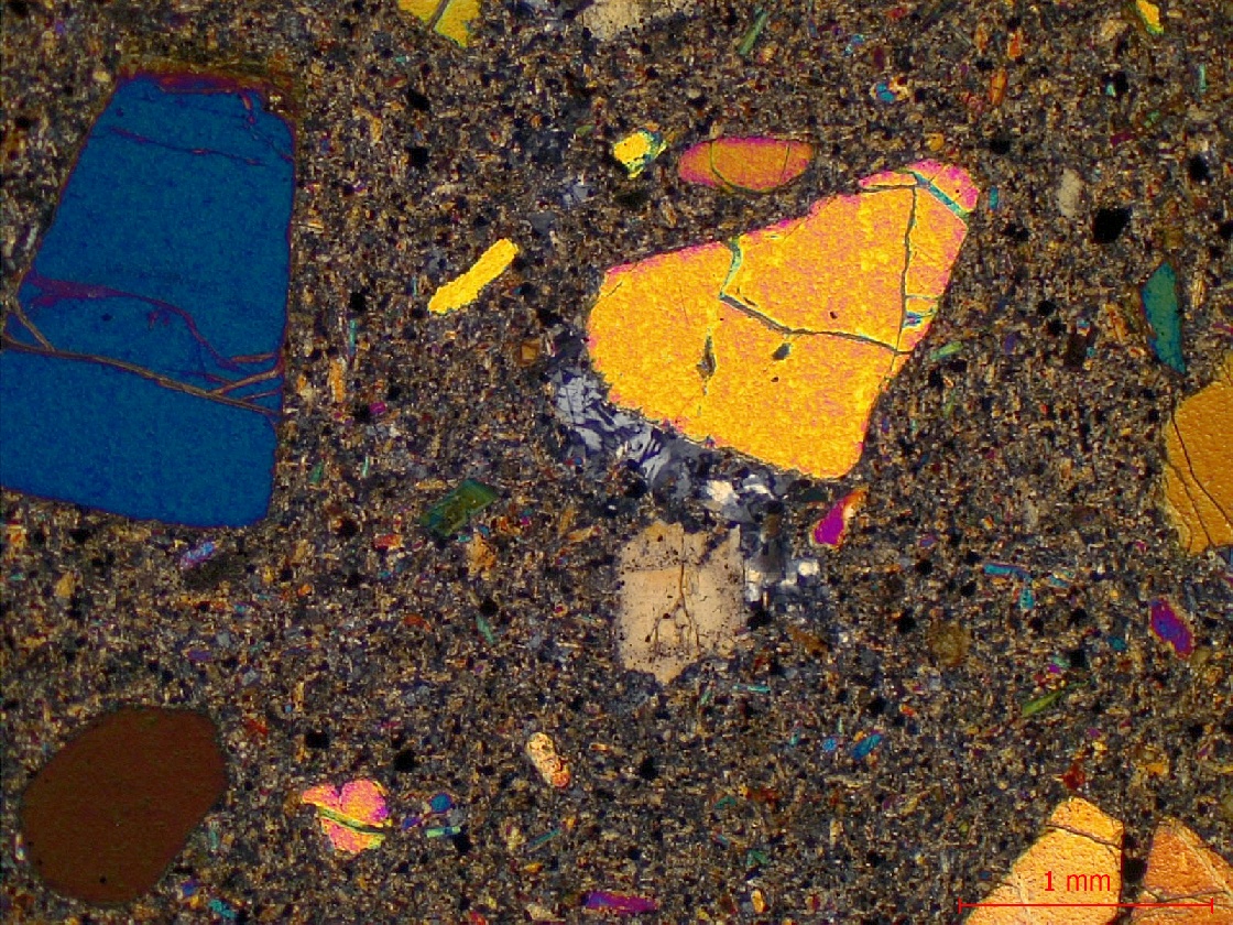  Microscope Basanite à olivine et néphéline Basanite à olivine et néphéline Massif de Bohême  Adorf 