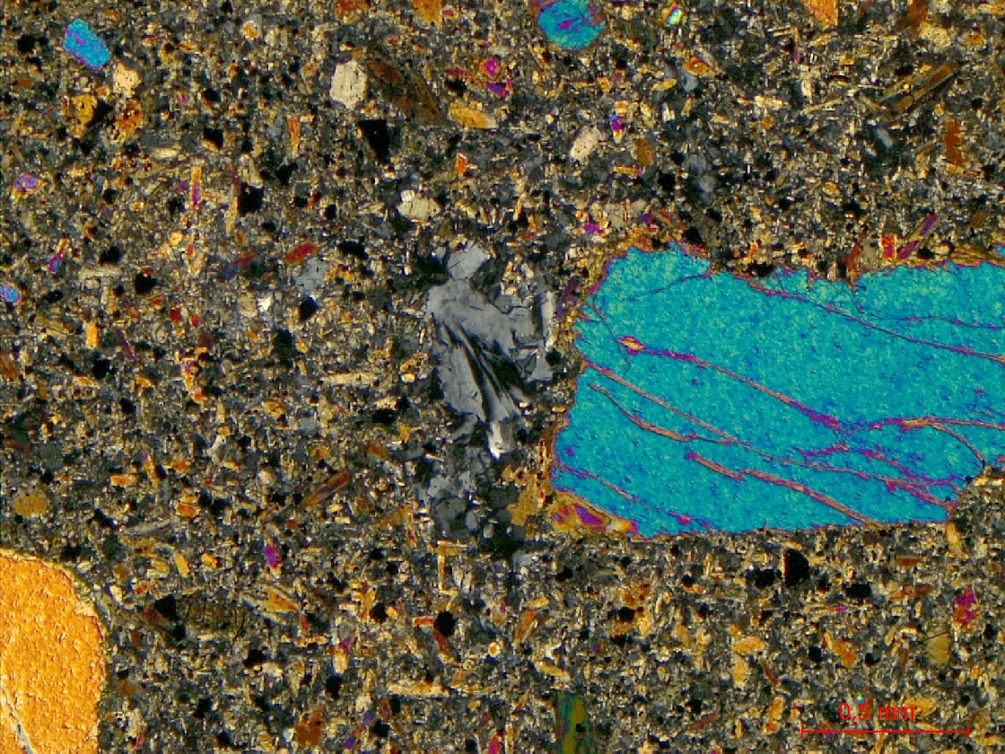  Microscope Basanite à olivine et néphéline Basanite à olivine et néphéline Massif de Bohême  Adorf 