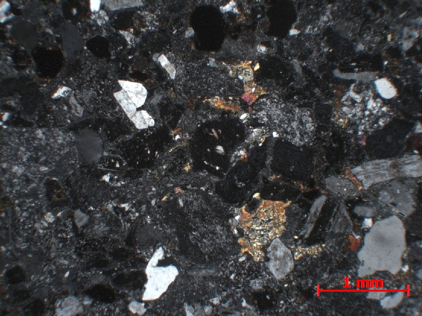 Microscope Brèche pyroclastique Brèche pyroclastique  Massif des Coëvrons Voutré Carrière de la Kabylie