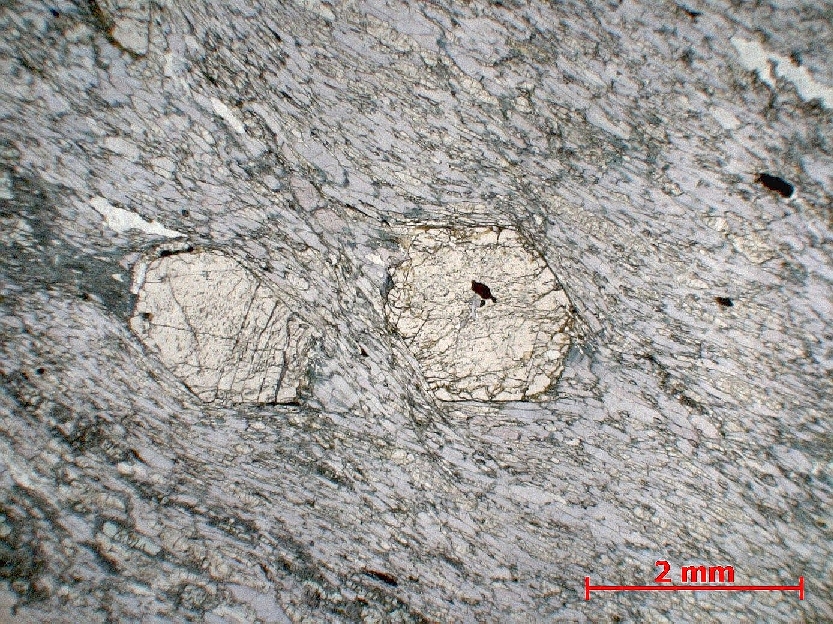  Microscope Éclogite Métabasite à grenats et omphacites Massif armoricain Ile de Groix Locmaria Pointe des Chats