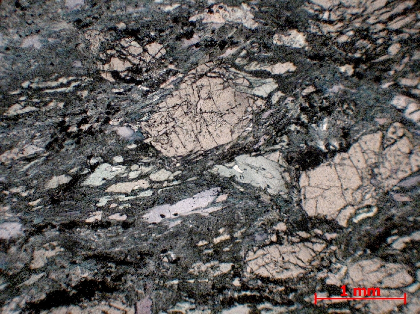  Microscope Éclogite Méta-basalte à omphacite, grenat et glaucophane Alpes Val Clavalité Fénis 