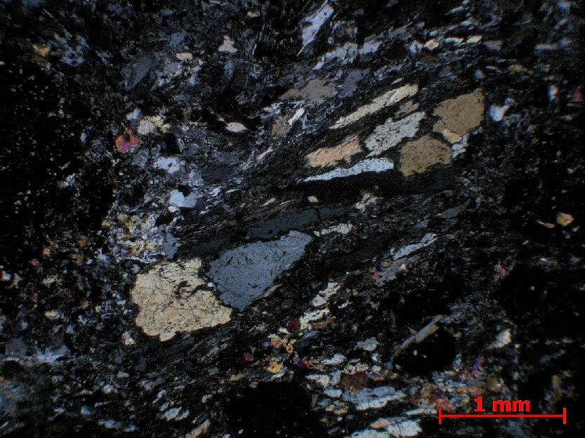  Microscope Éclogite Méta-basalte à omphacite, grenat et glaucophane Alpes Val Clavalité Fénis 