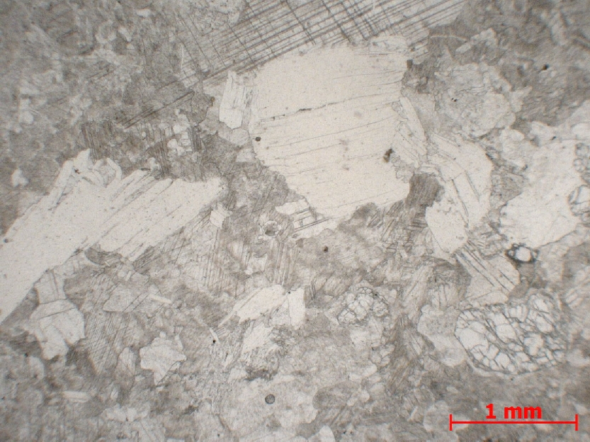  Microscope Marbre à olivine et phlogopite Cipolin de Saint Philippe Vosges  Sainte Marie aux Mines Ancienne carrière de Saint-Philippe