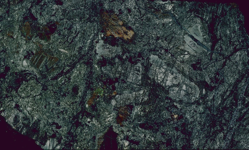  Microscope Serpentinite Péridotite du Chenaillet Alpes Massif du Chenaillet Montgenèvre 