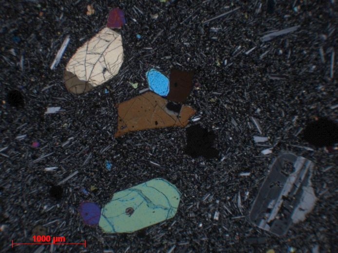  Microscope Basalte porphyrique Basalte à olivine et pyroxène du Laki Islande Laki  