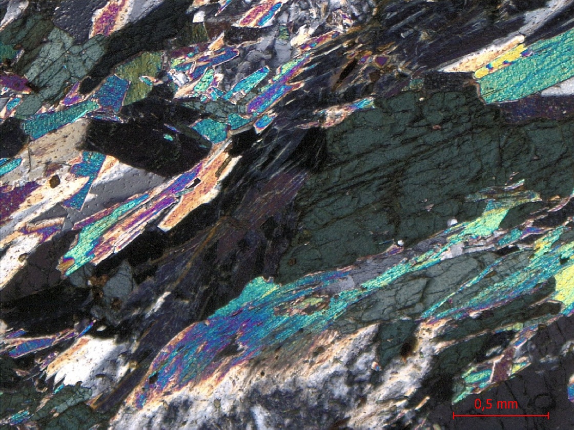  Microscope Micaschiste à grenat et chloritoïde Micaschiste de Bois-de-Céné Massif armoricain Unité de Bois-de-Céné Paulx La Platelière