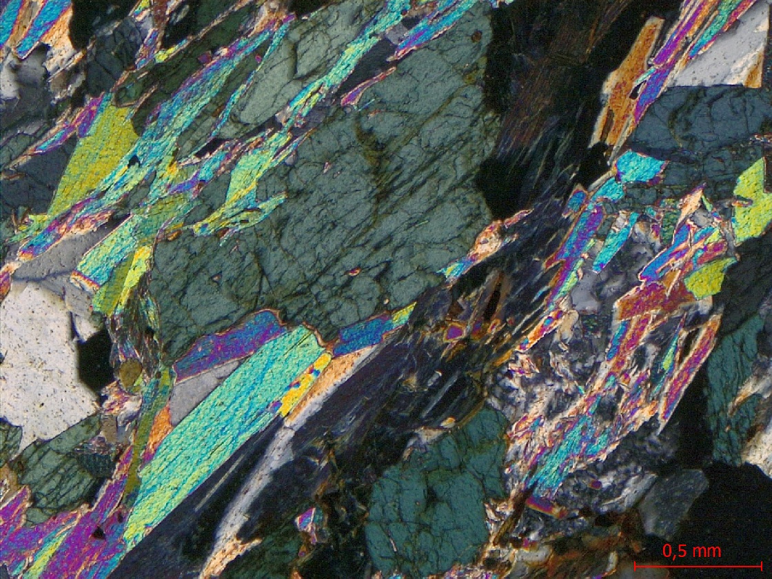  Microscope Micaschiste à grenat et chloritoïde Micaschiste de Bois-de-Céné Massif armoricain Unité de Bois-de-Céné Paulx La Platelière