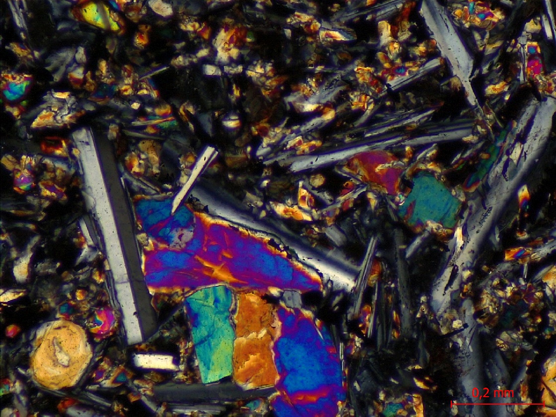  Microscope Basalte Basalte vacuolaire et aphyrique du Piton de la Fournaise Point chaud de La Réunion Piton de la Fournaise  